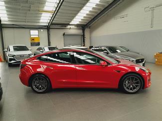 2020 Tesla Model 3 - Thumbnail