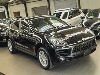 2017 Porsche Macan - Thumbnail
