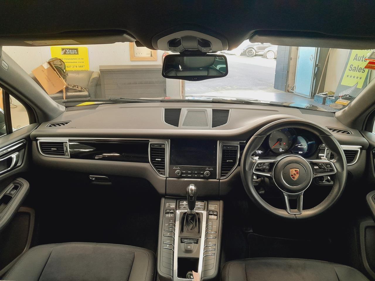 2017 Porsche Macan