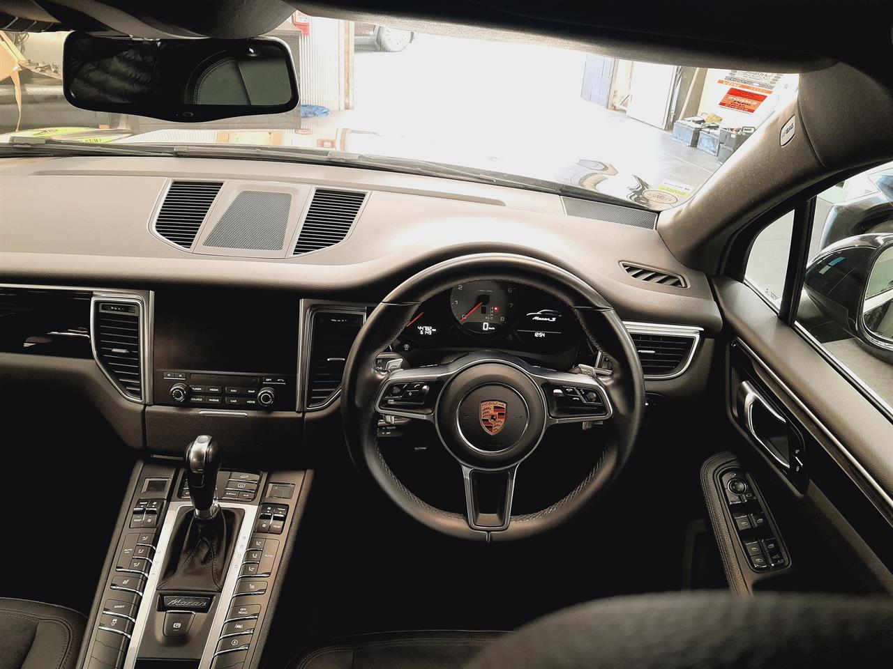 2017 Porsche Macan