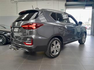 2022 Ssangyong Rexton - Thumbnail