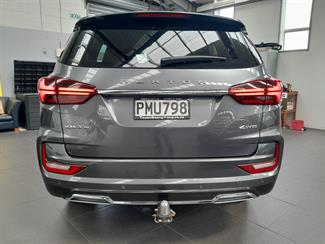 2022 Ssangyong Rexton - Thumbnail