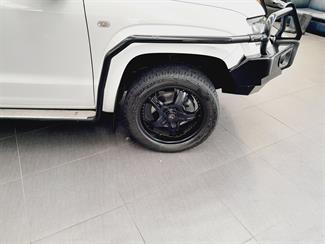 2017 Volkswagen Amarok - Thumbnail