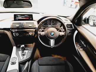 2017 BMW 330e - Thumbnail