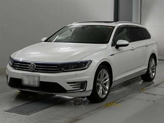 2016 Volkswagen Passat - Thumbnail