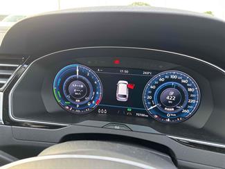 2016 Volkswagen Passat - Thumbnail