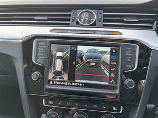 2016 Volkswagen Passat - Thumbnail
