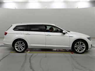 2016 Volkswagen Passat - Thumbnail