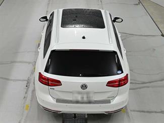 2016 Volkswagen Passat - Thumbnail