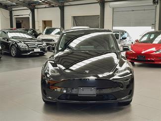 2022 Tesla Model Y - Thumbnail