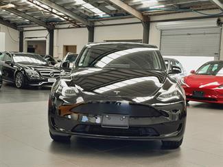 2022 Tesla Model Y - Thumbnail