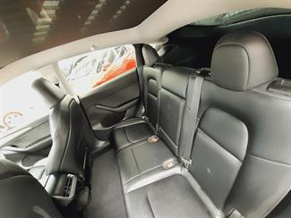 2022 Tesla Model Y - Thumbnail