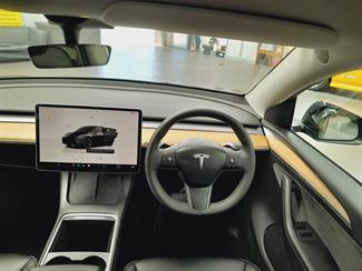 2022 Tesla Model Y - Thumbnail