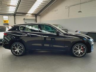 2021 Maserati Levante - Thumbnail