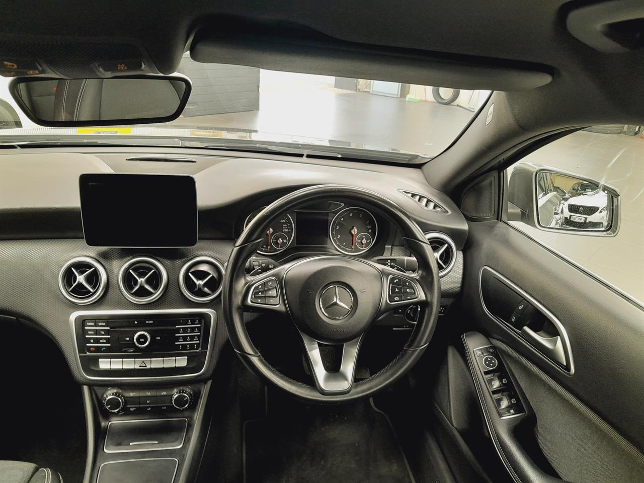 2016 Mercedes-Benz A 180