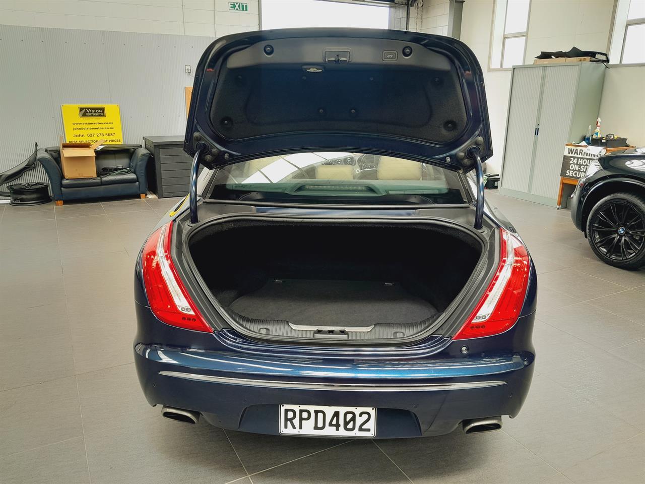 2013 Jaguar XJ