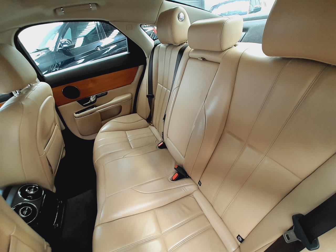 2013 Jaguar XJ