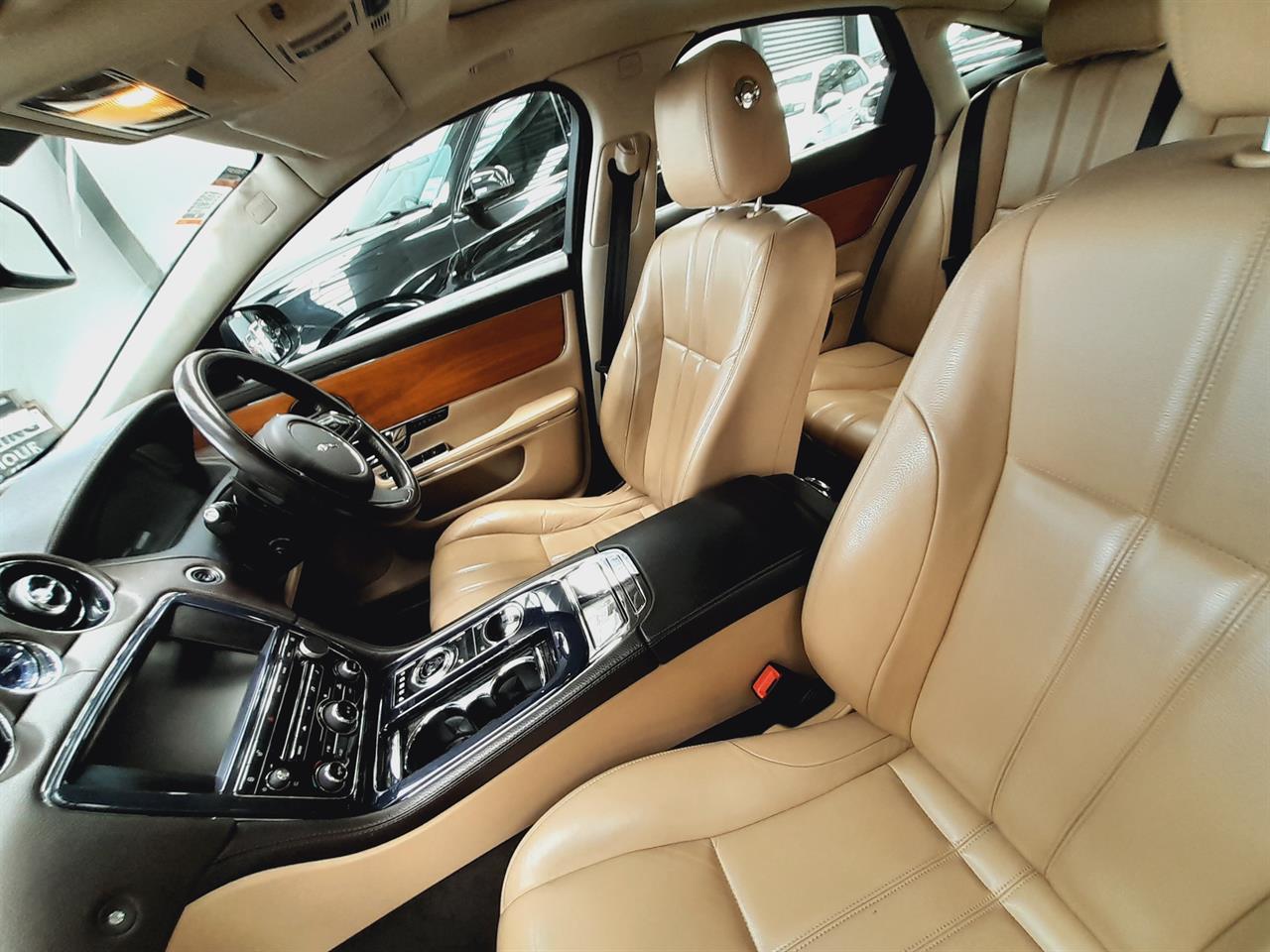 2013 Jaguar XJ