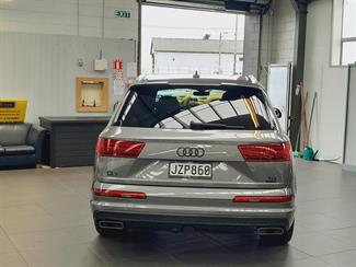 2016 Audi Q7 - Thumbnail