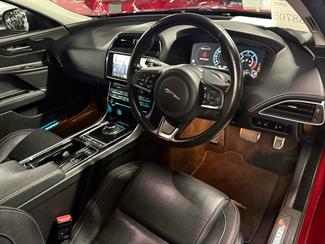 2018 Jaguar XE - Thumbnail