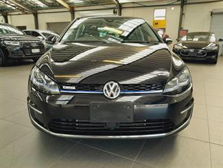 2018 Volkswagen e-Golf - Thumbnail
