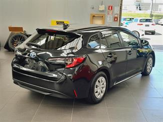 2021 Toyota Corolla - Thumbnail