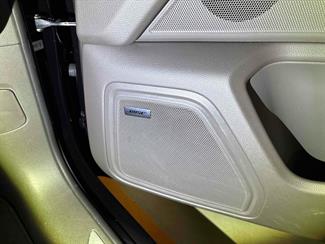 2016 Porsche Macan - Thumbnail