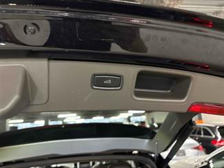 2016 Porsche Macan - Thumbnail