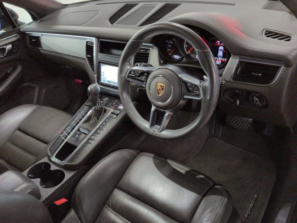 2016 Porsche Macan
