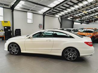 2010 Mercedes-Benz E 500 - Thumbnail