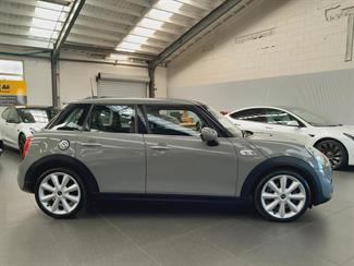 2018 Mini Cooper - Thumbnail