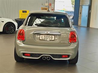 2018 Mini Cooper - Thumbnail