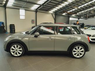 2018 Mini Cooper - Thumbnail