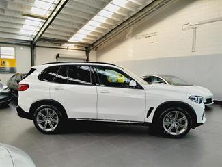 2021 BMW X5 - Thumbnail