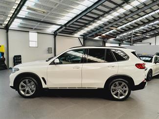 2021 BMW X5 - Thumbnail
