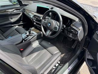 2017 BMW 530e - Thumbnail