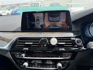 2017 BMW 530e - Thumbnail