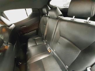 2018 Toyota C-HR - Thumbnail