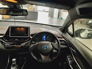 2018 Toyota C-HR - Thumbnail