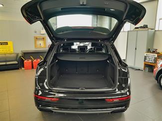 2022 Audi Q5 - Thumbnail