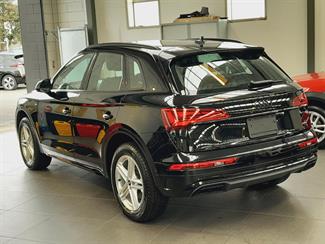 2022 Audi Q5 - Thumbnail