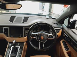 2018 Porsche Macan - Thumbnail