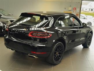 2018 Porsche Macan - Thumbnail