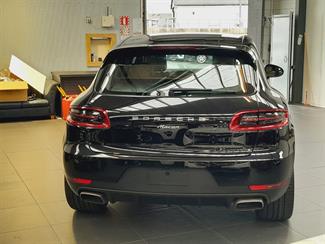 2018 Porsche Macan - Thumbnail