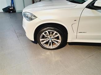 2017 BMW X5 - Thumbnail