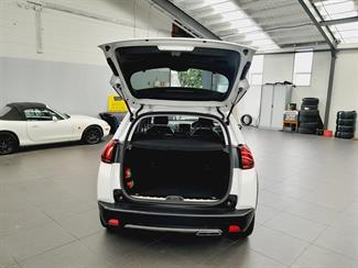 2018 Peugeot 2008 - Thumbnail