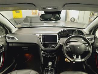 2018 Peugeot 2008 - Thumbnail