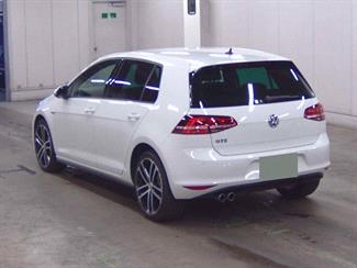 2016 Volkswagen Golf - Thumbnail