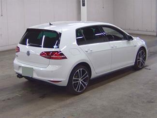 2016 Volkswagen Golf - Thumbnail