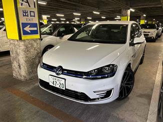 2016 Volkswagen Golf - Thumbnail